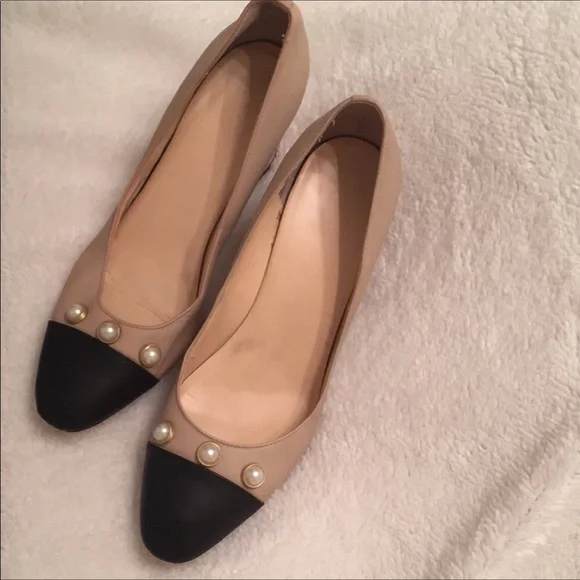 Ivanka Trump Beige and Black Pearl Heels - Picture 3 of 14